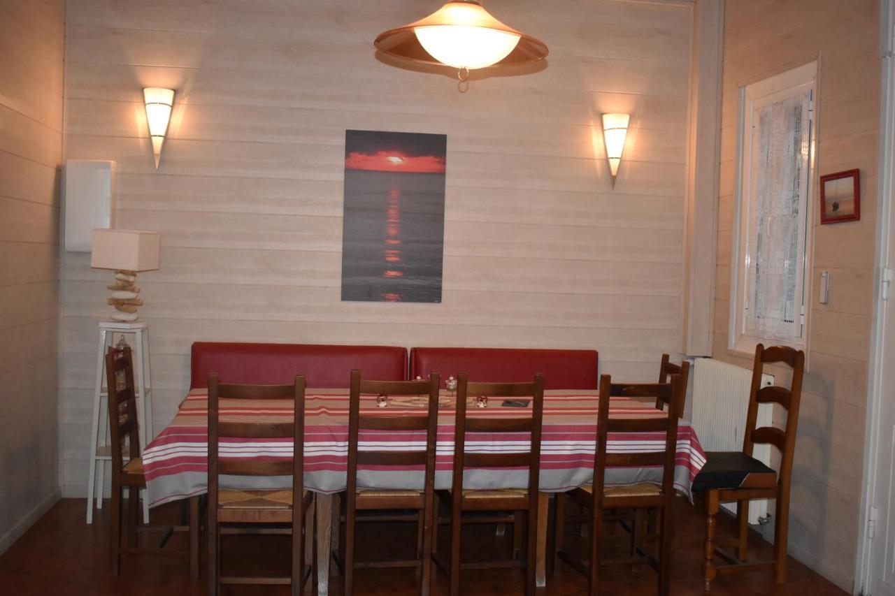 לינה וארוחת בוקר לאקאנו Chez Augustin מראה חיצוני תמונה